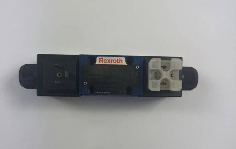 Zawór sterujący hydrauliczny REXROTH 4WE 6 J62/EW230N9K