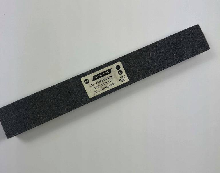Kamień do wyrównywania 31-40 × 25 × 300 mm, 37C-36-T5V, koks Norton