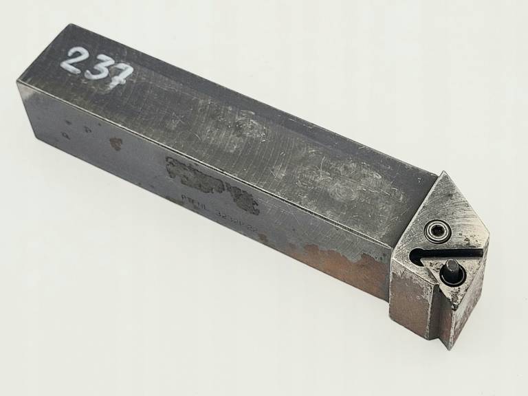 Nóż tokarski składany PTFNL 3232-P22 BAILDONIT FV
