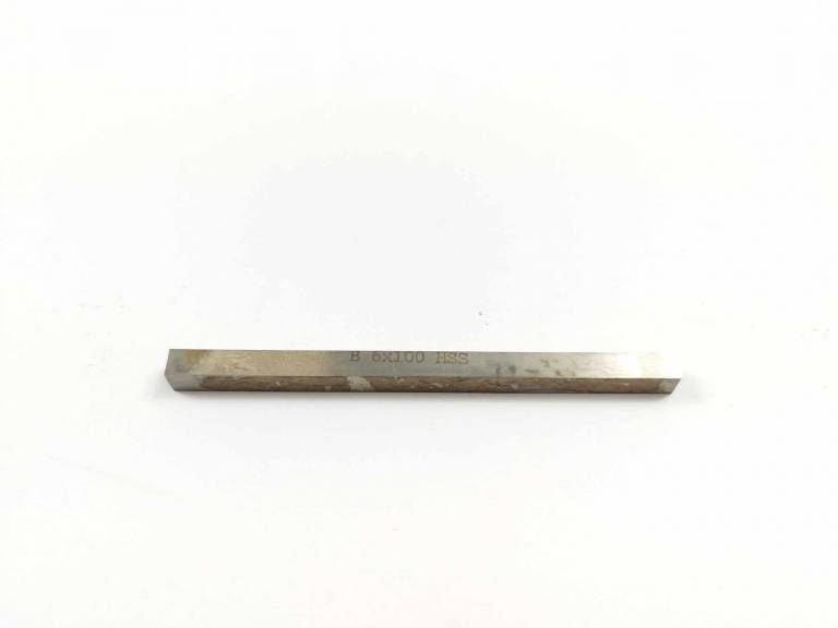Nóż tokarski, stalka 6x100 HSS