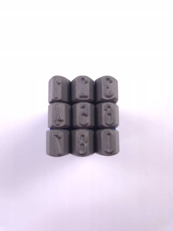 Numeratory cyfry 8 mm kompletne niemieckie w pudełku