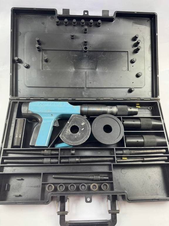 Osadzak kołków stalowych WIFAMA OSC-30