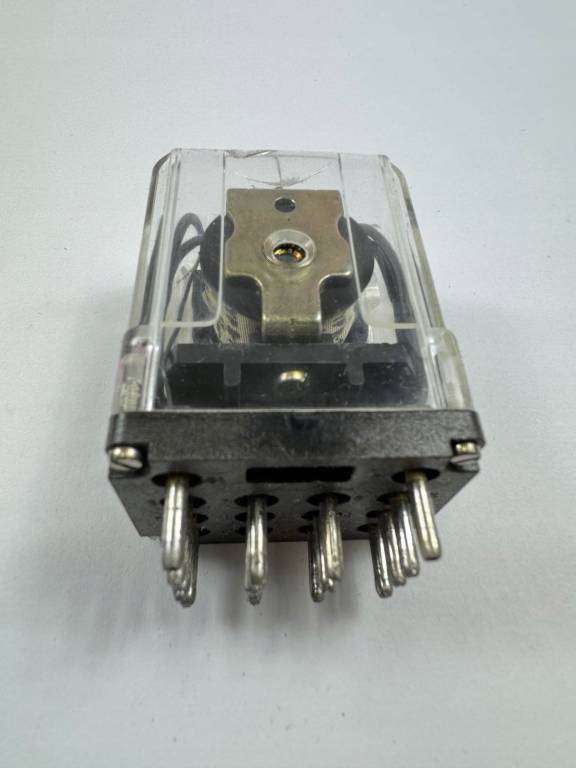 PRZEKAŹNIK 4PDT 220V R15