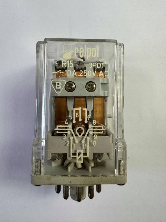 Przekaźnik elektromagnetyczny R15 3PDT 10A 110V