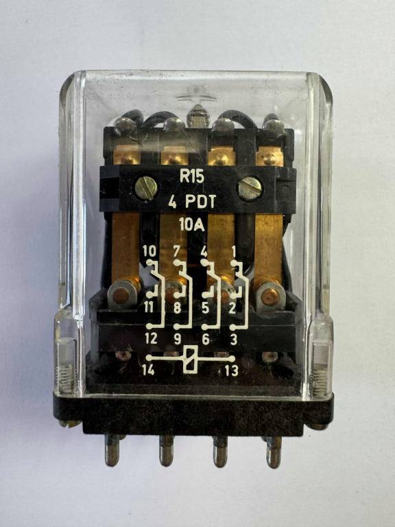 Przekaźnik elektromagnetyczny R15 4PDT 10A 127V
