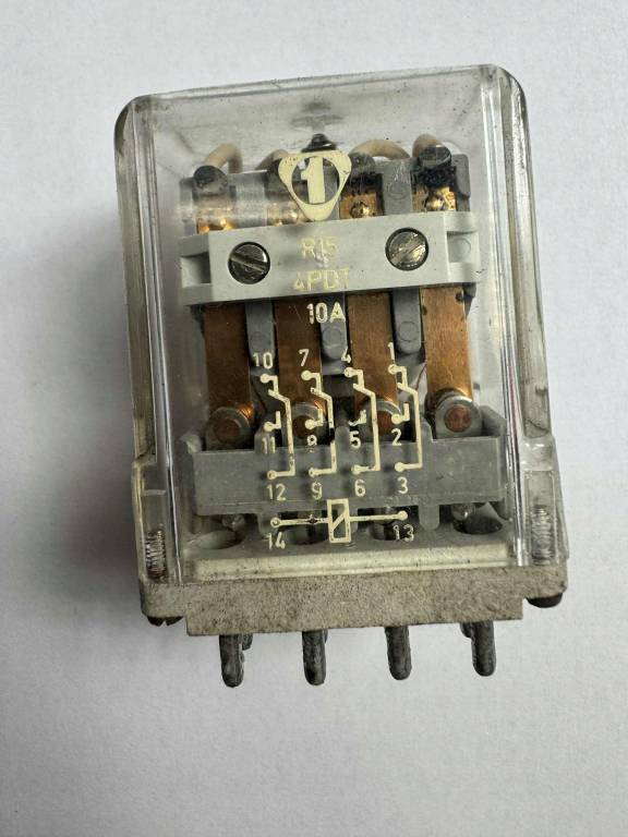 Przekaźnik elektromagnetyczny R15 4PDT 10A 12V
