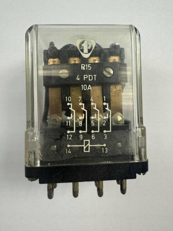 Przekaźnik elektromagnetyczny R15 4PDT 10A 24V 50Hz