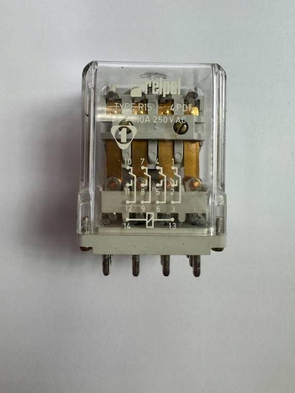 Przekaźnik elektromagnetyczny R15 4PDT 10A 250V AC Relpol