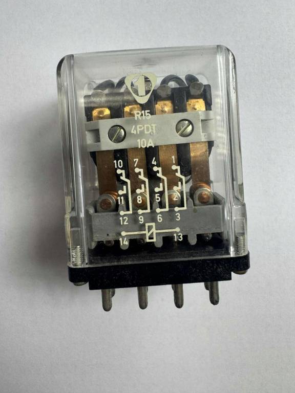 Przekaźnik elektromagnetyczny R15 4PDT 10A 6V