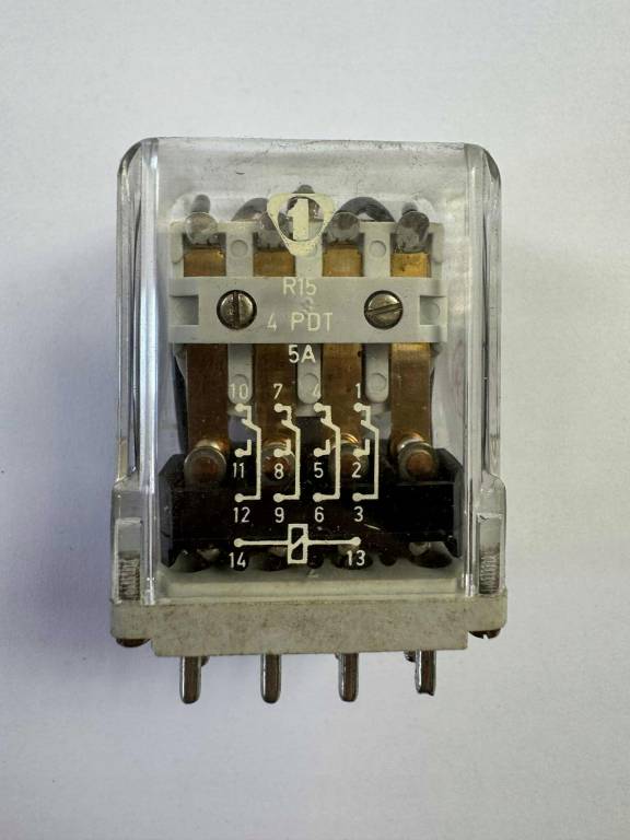Przekaźnik elektromagnetyczny R15 4PDT 5A 120V