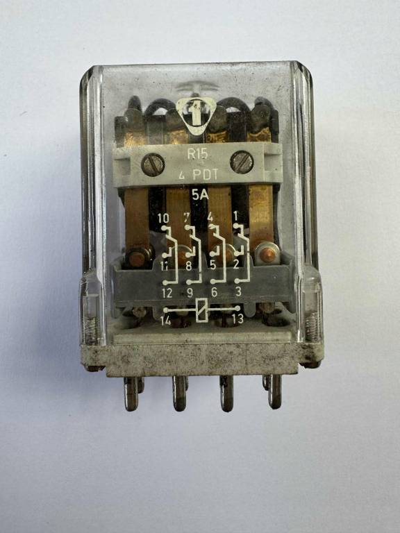 Przekaźnik elektromagnetyczny R15 4PDT 5A 12V