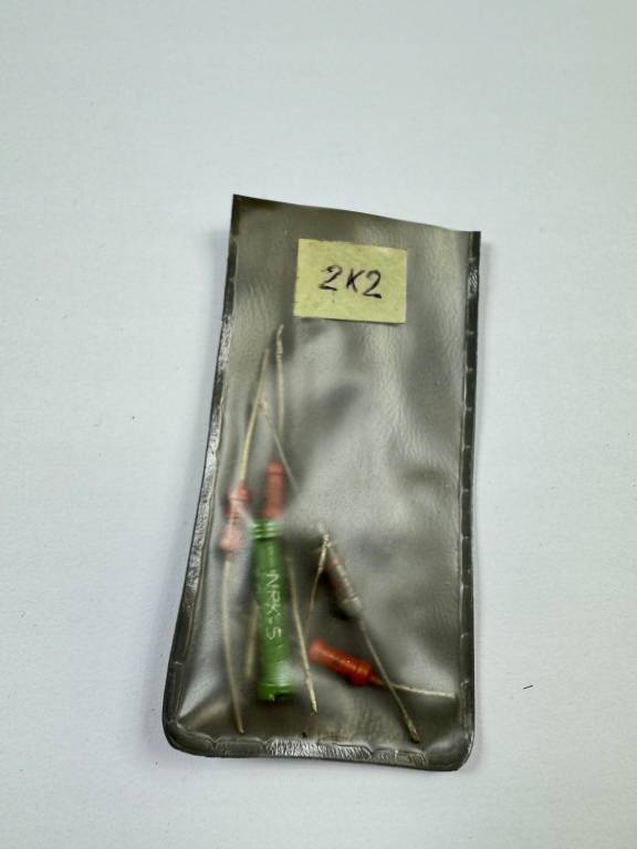 REZYSTOR 2K2 OHM 0,5V
