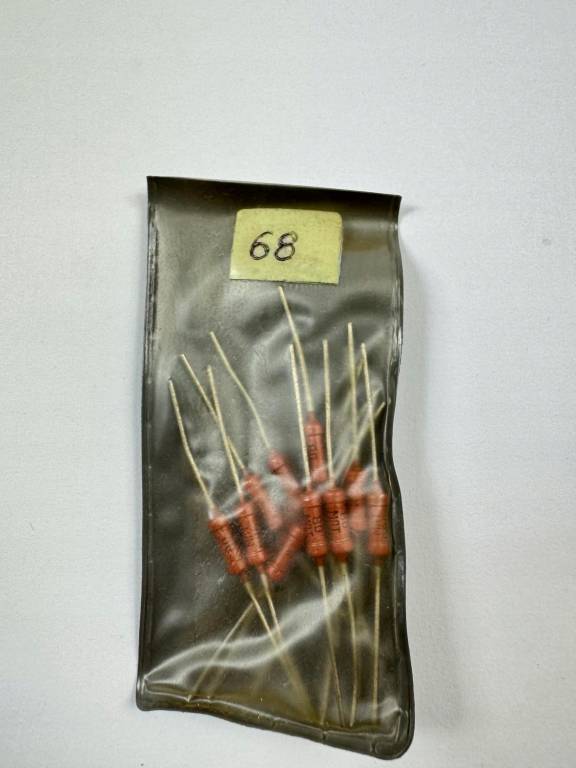 REZYSTOR 68 OHM