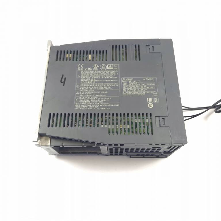 Serwowzmacniacz 750Wx2 CNC MR-J4W2-77B MITSUBISHI