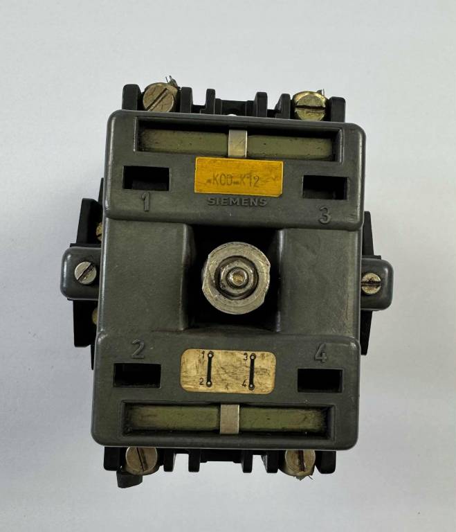 Stycznik SIEMENS 3TC22 10-4PB
