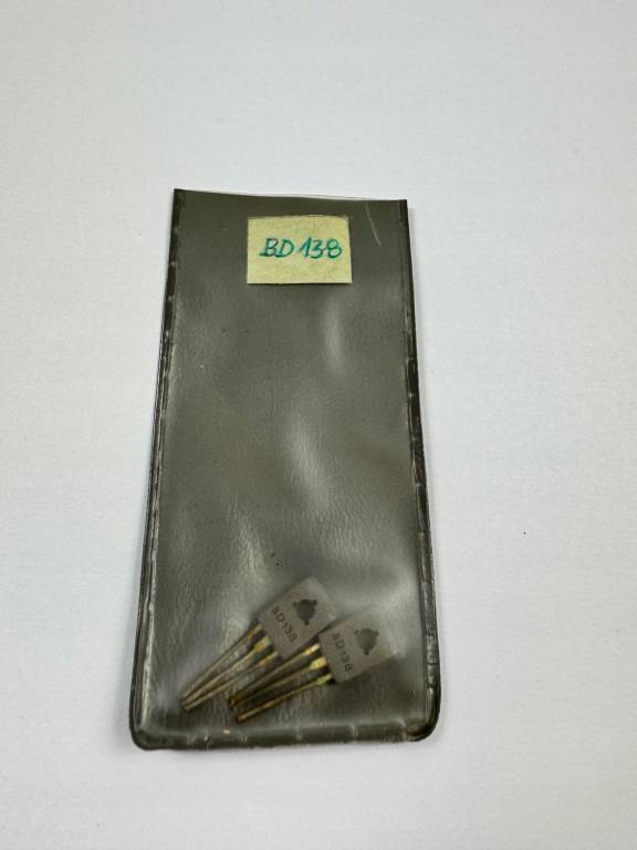 TRANZYSTOR BD 138
