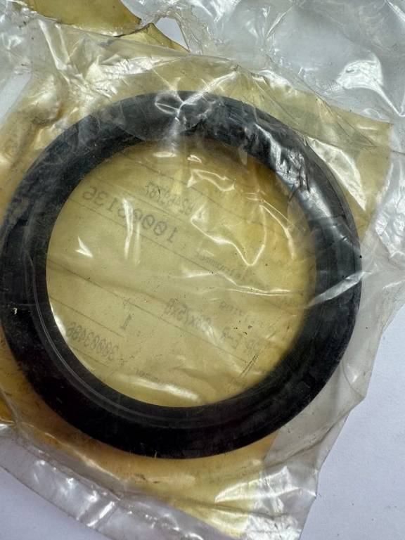 Uszczelniacz OK NBR E-R 60x75x8