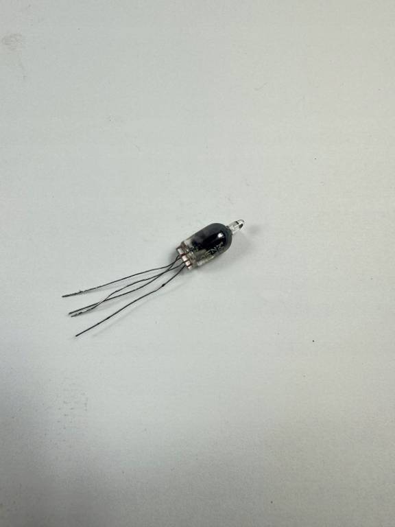 Z700U MULLARD HOLLAND 0.6.1A
