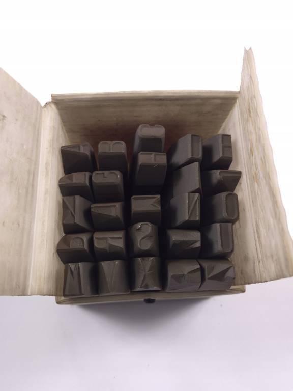 Znacznik alfabet 12 mm